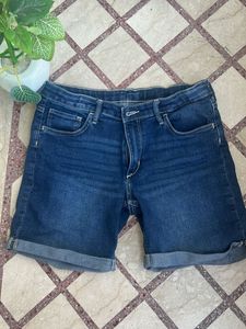 Zara shorts they don’t have brand name