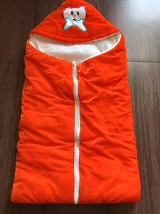 Baby wrap romper with front open chain