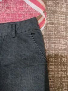 Grey Trousers+ Gift 🎁