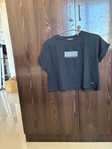 Crop Top,  Black Graphic Print Te