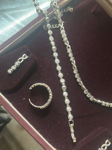Sparkling Jewellery Set with Ring
