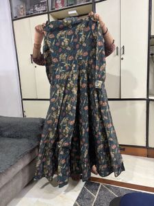 🌸 Elegant Floral Printed Anarkali Long Kurti / Go