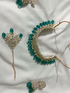 Stunning Emerald Choker Necklace Set