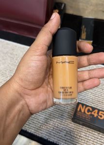 MAC Studio Fix Fluid Foundation NC45