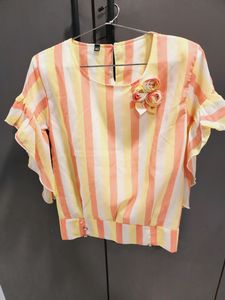 Sytlish Top With Designer Sleeves Not Used