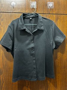 UNIQLO Black Button-Up Shirt