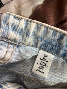 H&amp;M Light Wash loose straight high waist jeansJean