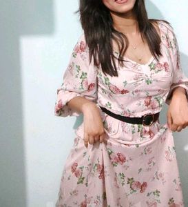 🌷 URBANIC Floral Midi Dress🌷