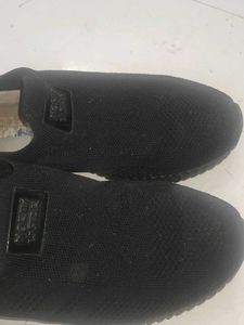 Comfortable Black Slip-On Sneakers