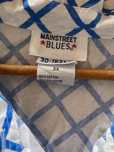 Chic Blue &amp; White Plaid Button-Up Shirt
