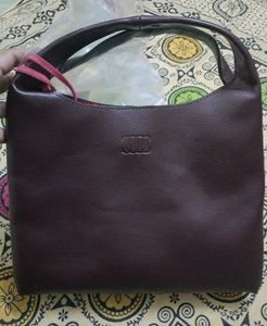 Chic Brown Shoulder Bag with Pouch