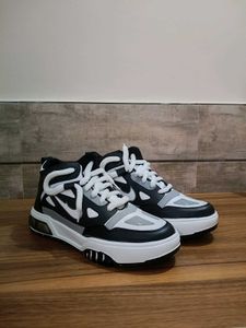 Stylish Black &amp; White Sneakers