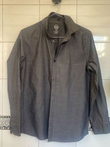 Men's Grey Long-Sleeve Button-Up Shirt