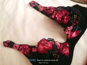 very beautiful woman bra set
