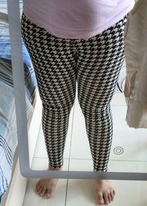 Houndstooth Pattern Leggings