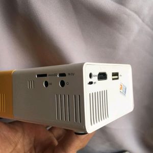 LED Projector 40inch Clearity Price Dropped