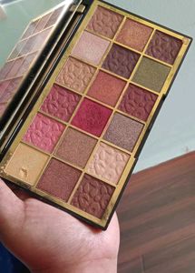 Makeup Revolution London Eyeshadow palette