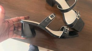 Trendy Black Buckle Heeled Sandals