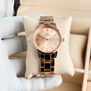 DANIEL WELLINGTON PREMIUM QUALITY LADIES WATCH AT