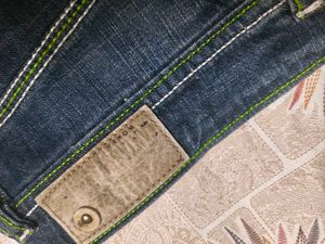 Cantabil Blue Denim Capri Jeans in 32 waist