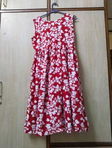 Chic Red &amp; White Floral Sleeveless Dress