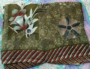 Saree With Unstitched Blouse