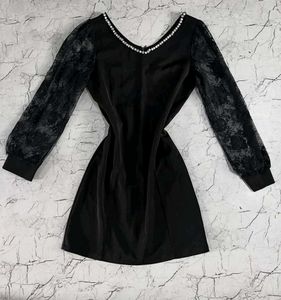 Elegant Black Lace Sleeve Dress