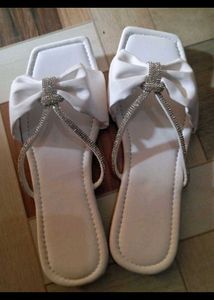 Elegant White Bow Detail Slides
