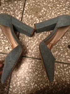 PRICE DROP!!!! aldo heels
