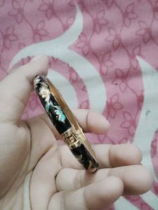 Exquisite Enamel Floral Bangle