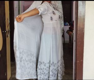 Elegant White Floral Anarkali Kurta