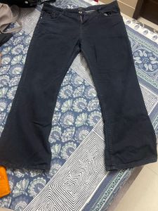 2 assorted Flared Jeans