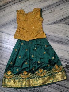 Pattu pavada