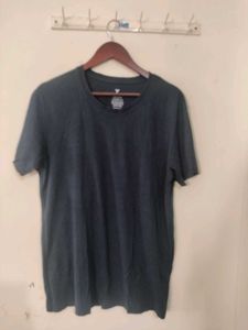 2 Men's Graphic Print T-Shirt L size