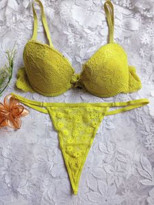 Lace Padded Push-Up Bra &amp; Thong Set