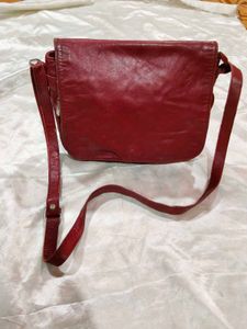 Chic Red Leather Crossbody Bag