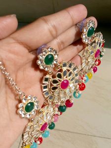 Multicolored Earrings And Mangtika Set