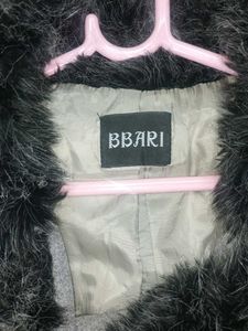 Stylish Grey Cropped Jacket with Fur Collar