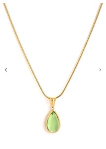 Elegant Green Teardrop Pendant Necklace