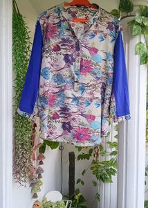 Floral Print Kurta with Blue Sleeves