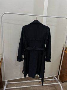 CLASSIC BLACK DOUBLE BREASTED TRENCH COAT