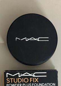 Mac Powder Plus Foundation