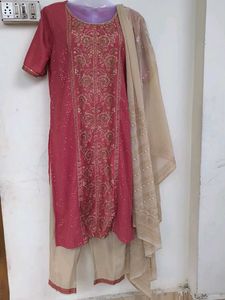 Elegant Pink & Gold Embroidered Kurta Sets Women.