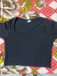 Jet Black Full Arms Plain Crop Top With A Beautifu