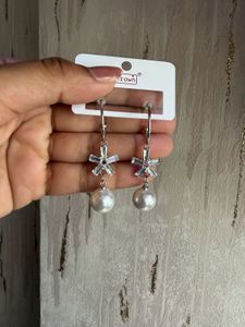 Elegant Pearl &amp; Crystal Drop Earrings
