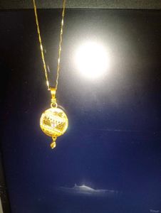 ❤🤩Exquisite Gold Pendant &amp; Earring Set❤🤩