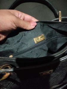 GAZZOMANI black hand bag with detachable sling