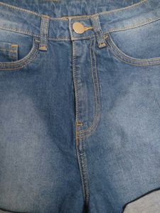 globus Blue Denim High-Waisted Rolled Hem Shorts
