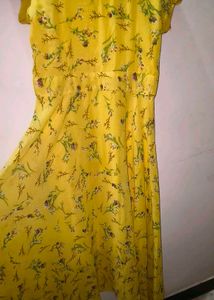 yellow rounded dress 💛