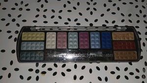 mineral eyeshadow pallete